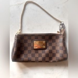 Louis Vuitton Eva Clutch - excellent condition